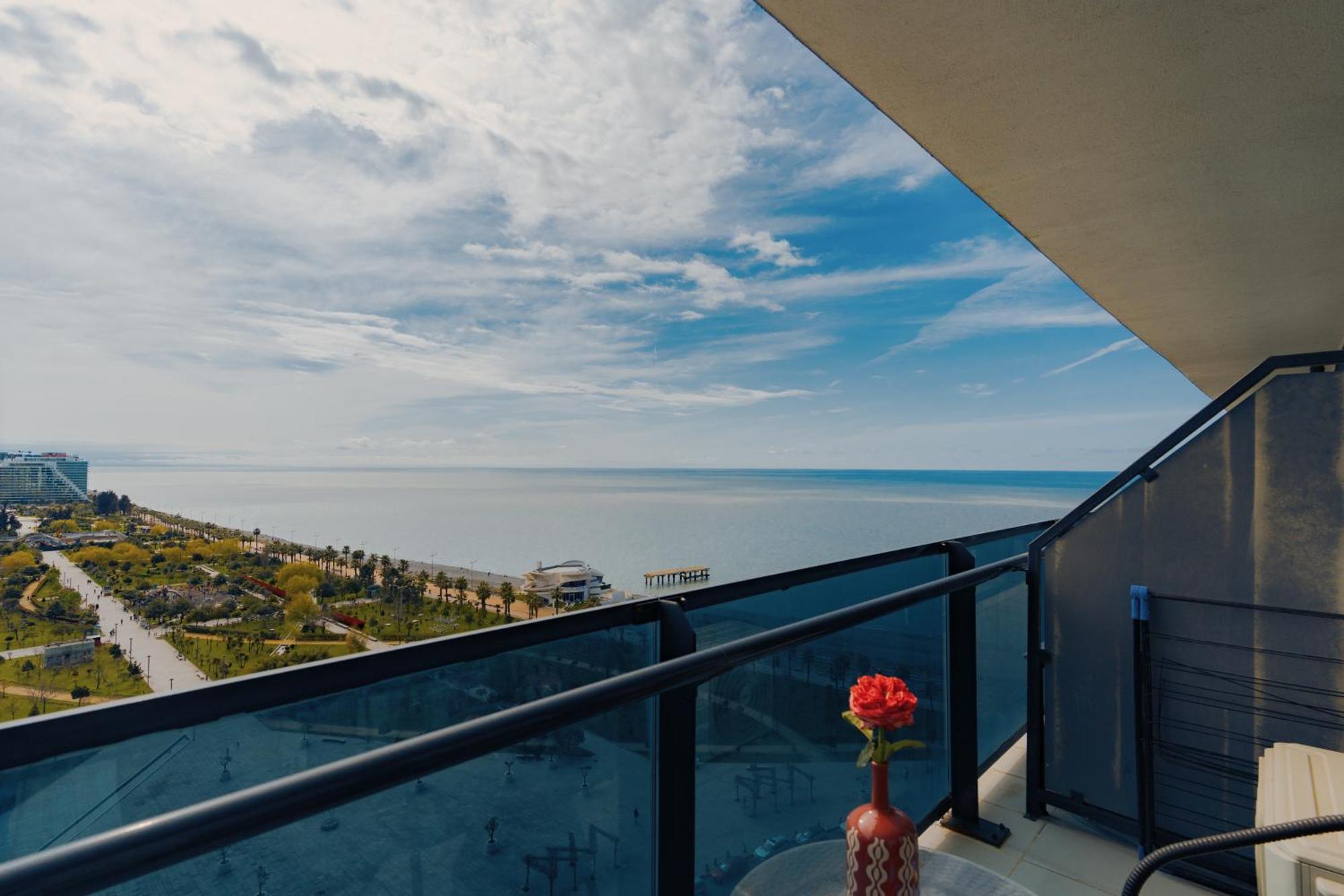 Batumi Beach Friends4Friends Номер фото